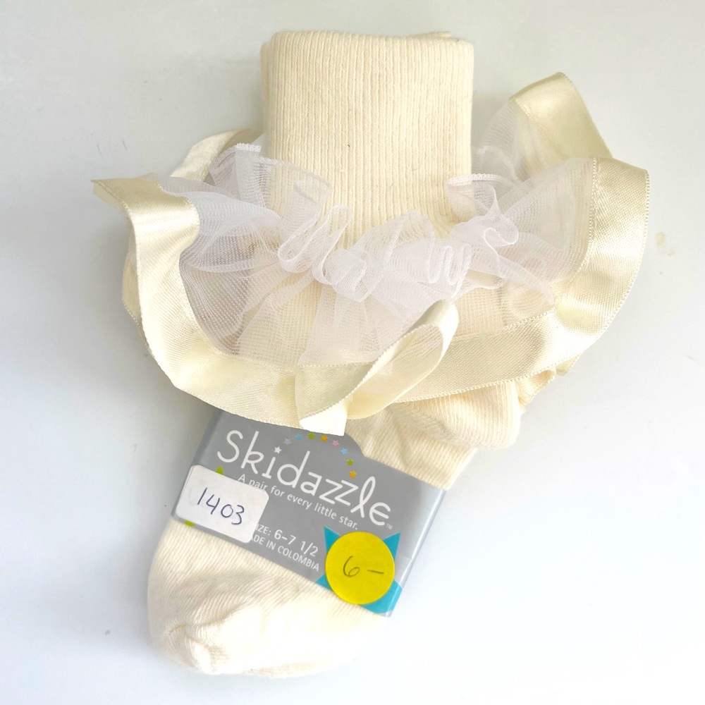 Skidazzle Girls Ivory Ruffle Dress Socks